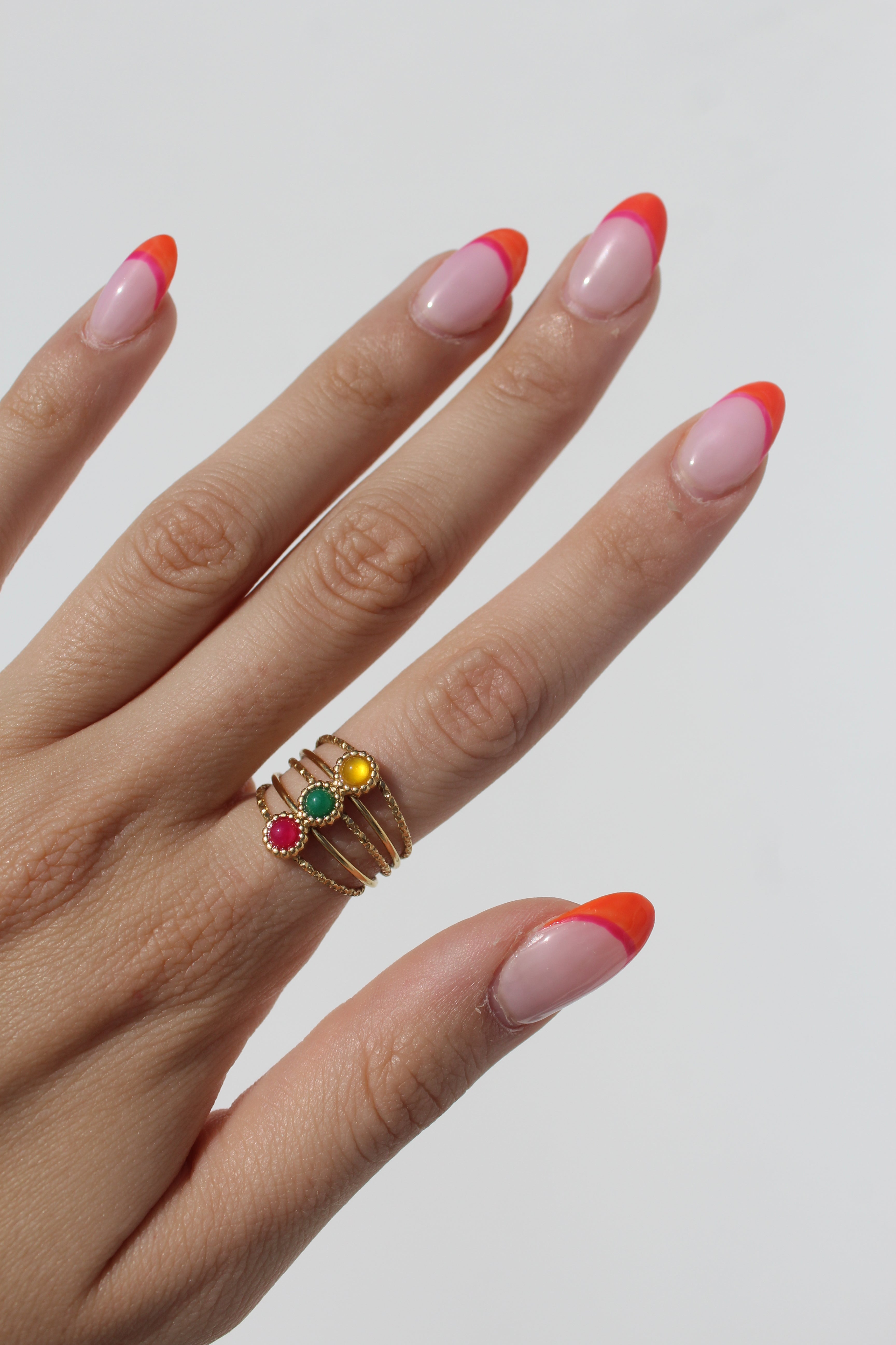 Anillo Akra
